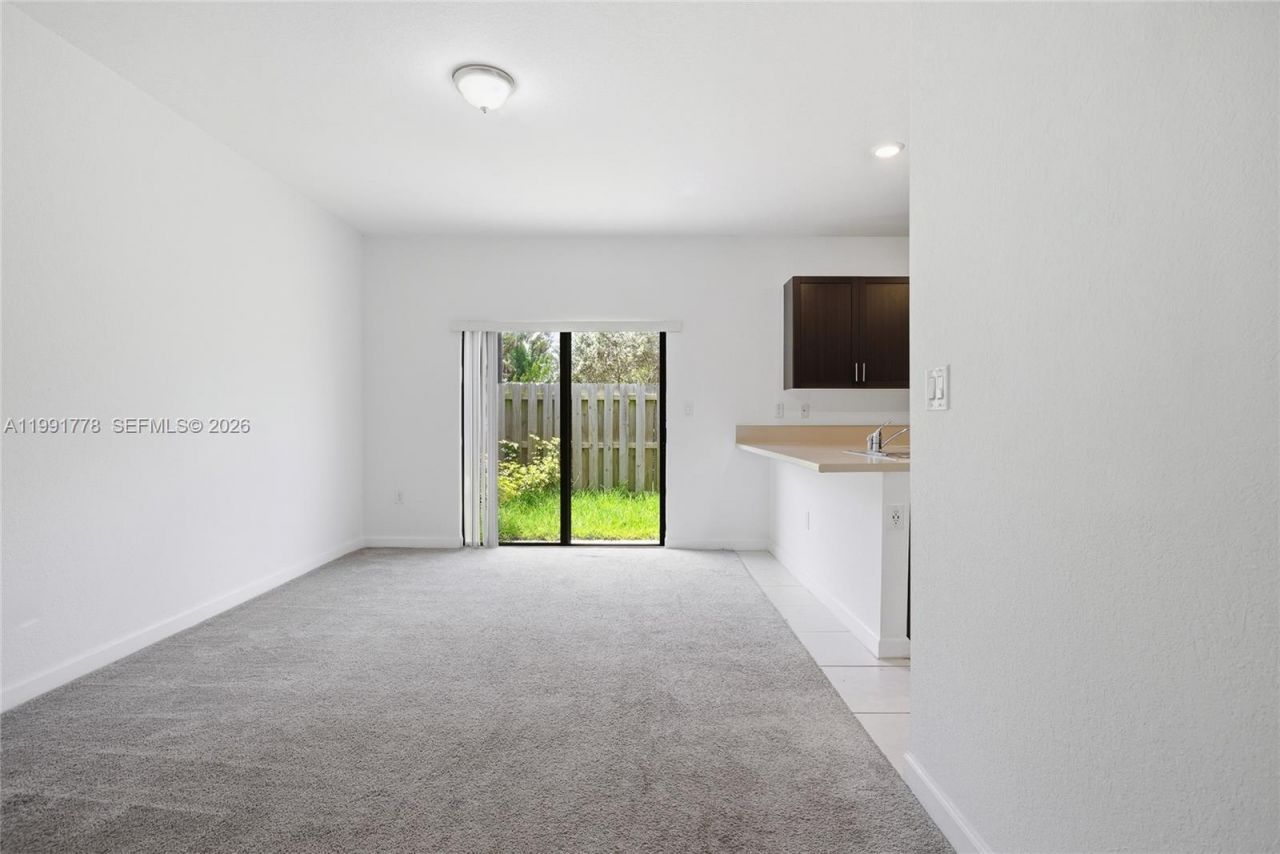 20714 NE 5th Ct, Miami, FL 33179 Photo