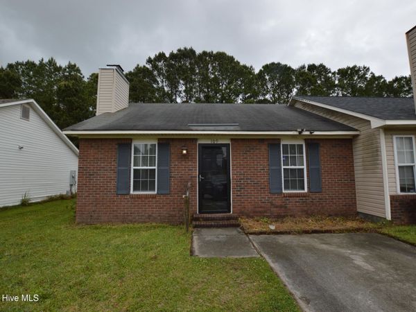 109 Live Oak Court , Midway Park, NC 28544