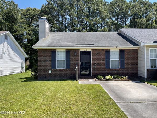 109 Live Oak Court, Midway Park, NC 28544
