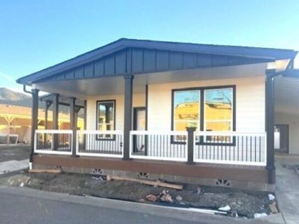 333 Mountain View Drive, Unit 120, Talent, OR 97540