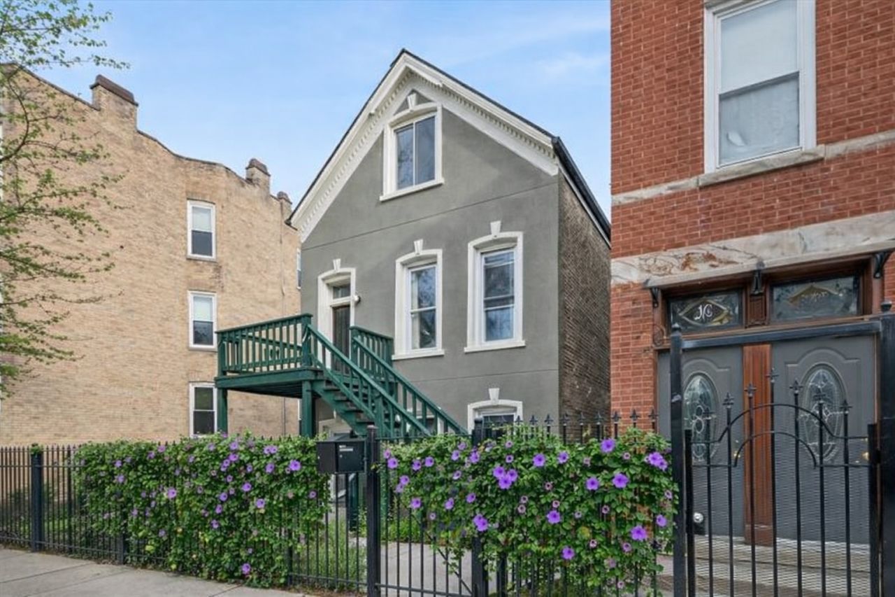 1011 N Mozart Street, Chicago, IL 60622 Main Photo