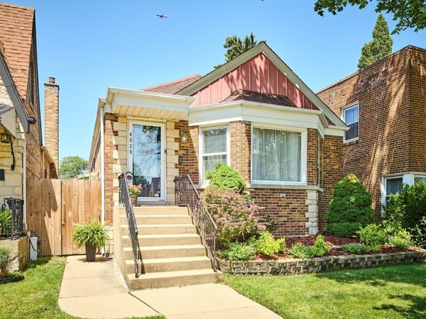 4828 W Berwyn Avenue, Chicago, IL 60630