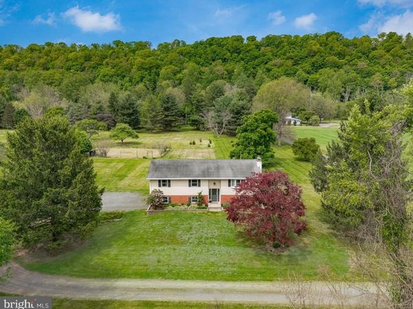 1 CROSS CREEK LANE, ERWINNA, PA 18920