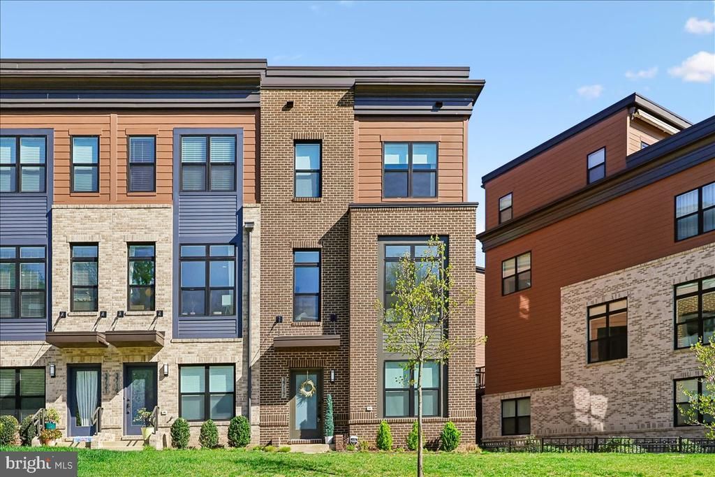 3717 Blue Lobelia Way, Rockville, MD 20852 Main Photo