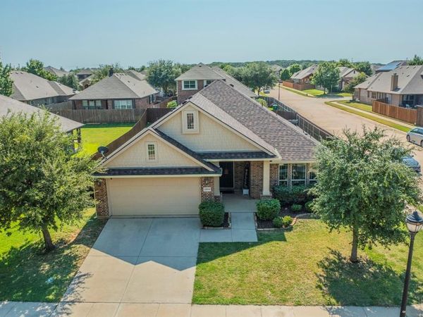1104 Longhorn Drive, Aubrey, TX 76227