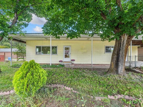 103 Selkirk St, Metaline, WA 99152