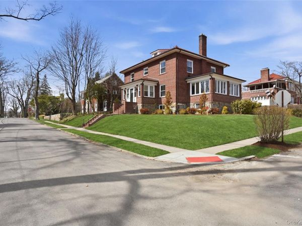 55 Stuyvesant Plaza, Mount Vernon, NY 10552