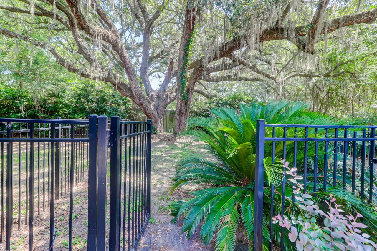 2630 Rifle Range Photo 75