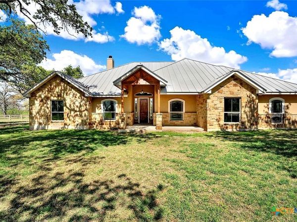 1224 Fm 3432, La Vernia, TX 78121