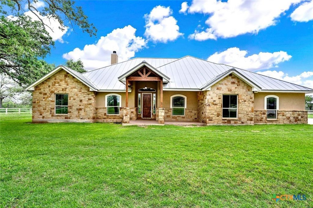1224 Fm 3432, La Vernia, TX 78121 Main Photo