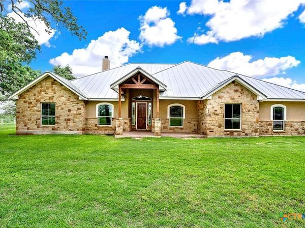 1224 Fm 3432, La Vernia, TX 78121