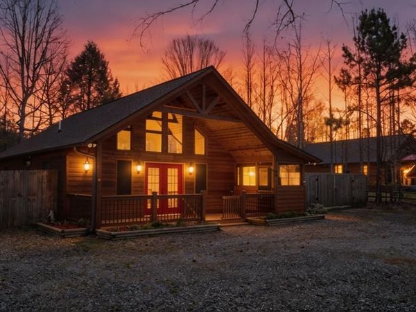 68 Hilltop Valley Drive, Murphy, NC 28906