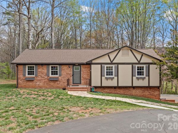 218 Misty Court , King, NC 27021