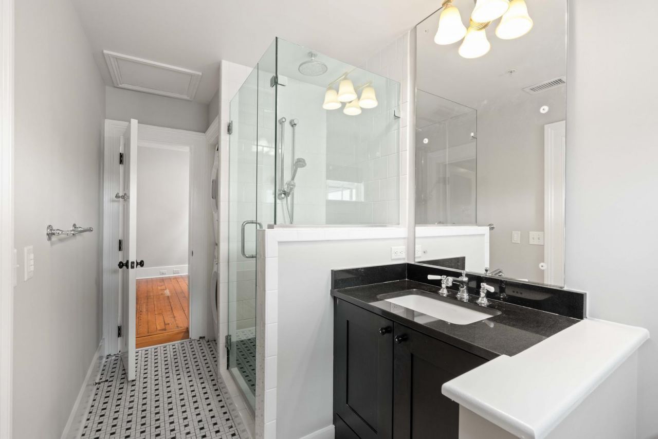 125 Meeting Street Photo 25