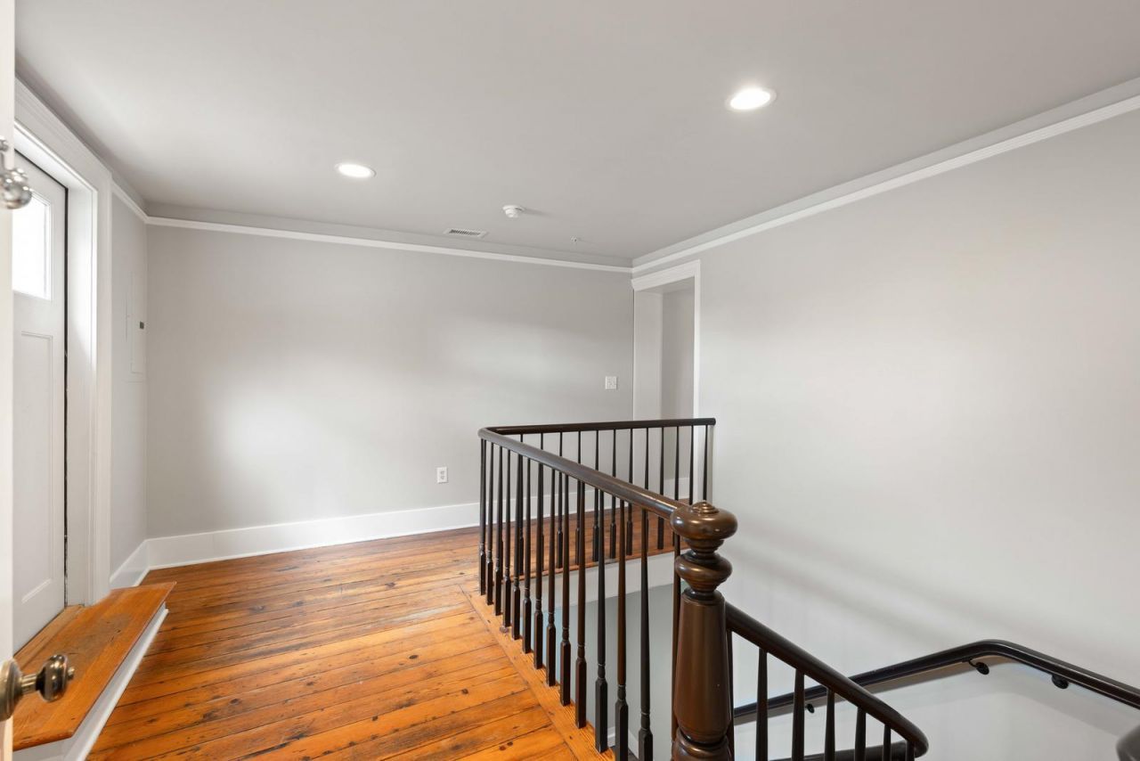 125 Meeting Street Photo 9