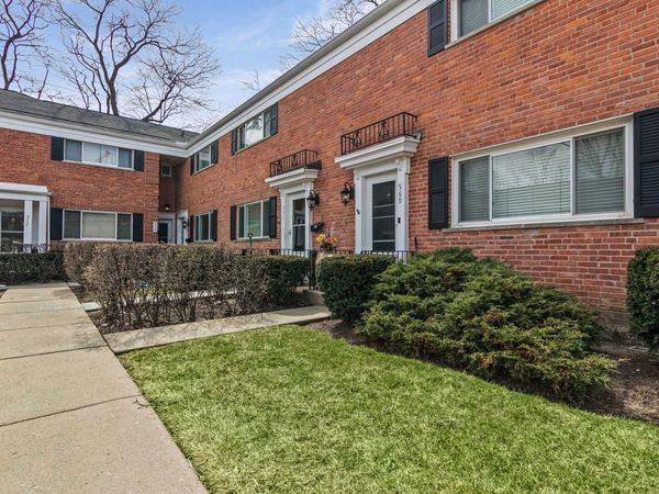 573 Shorely Drive , Barrington, IL 60010