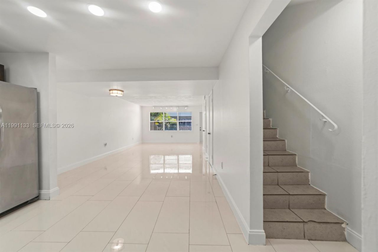 1560 NE 151st St , Unit 103, North Miami Beach, FL 33162 Photo