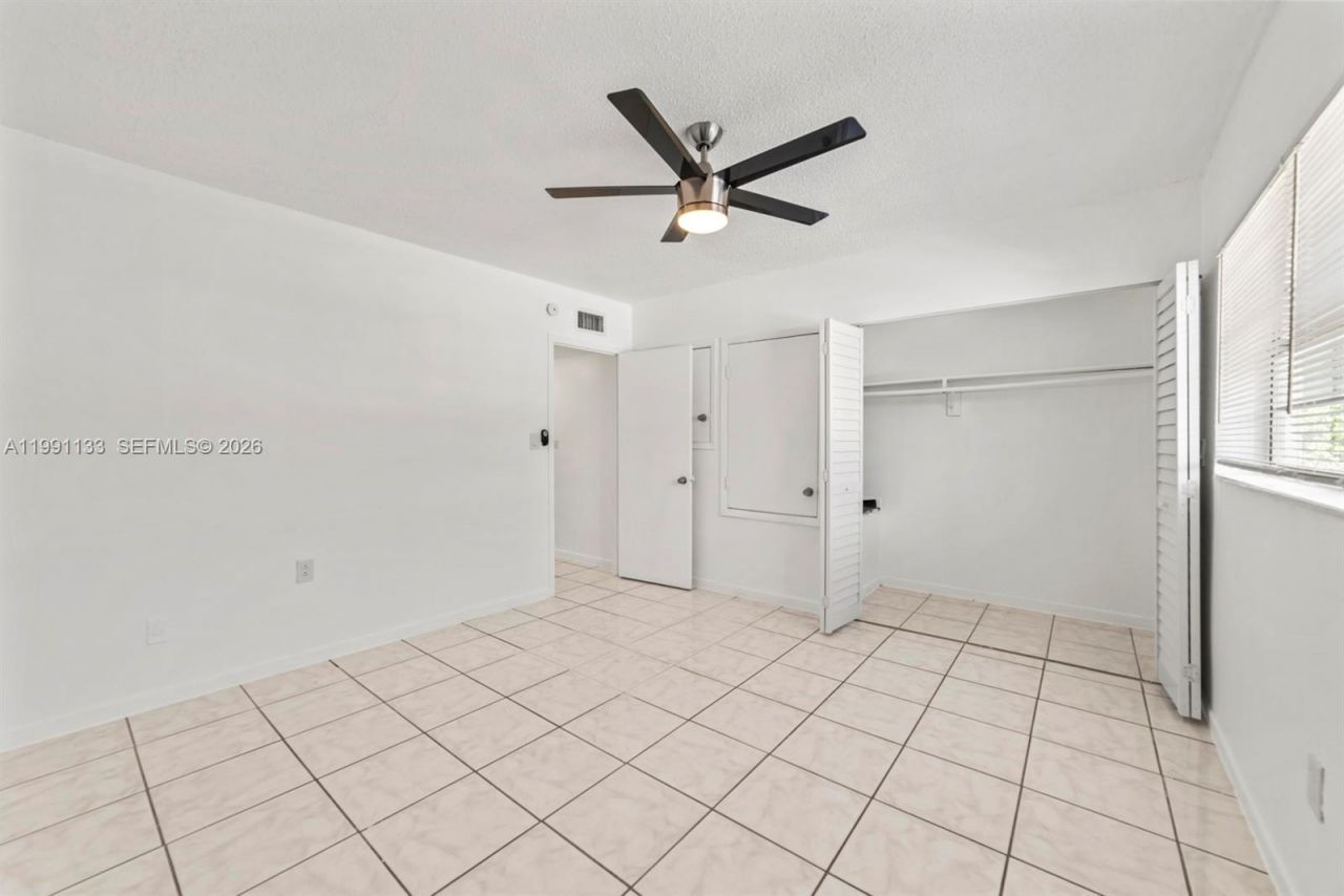 1560 NE 151st St , Unit 103, North Miami Beach, FL 33162 Photo