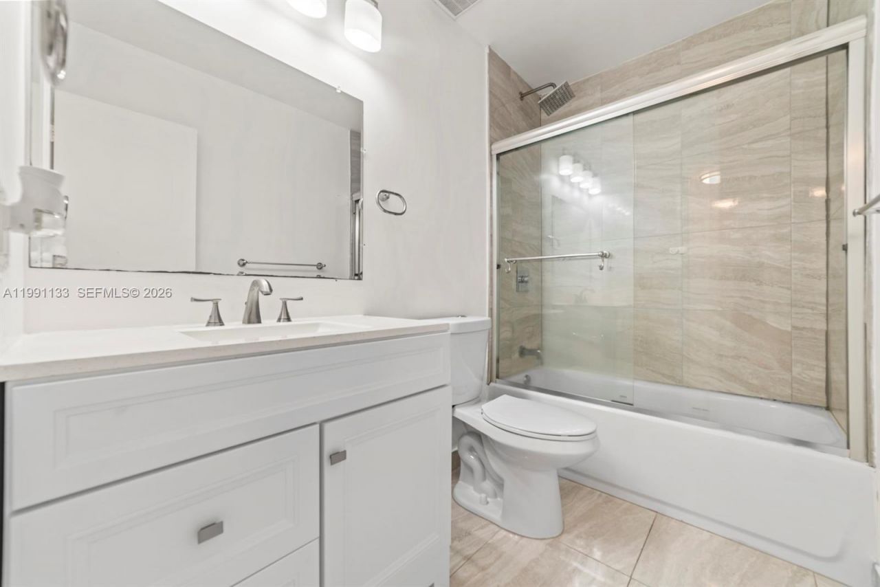 1560 NE 151st St , Unit 103, North Miami Beach, FL 33162 Photo