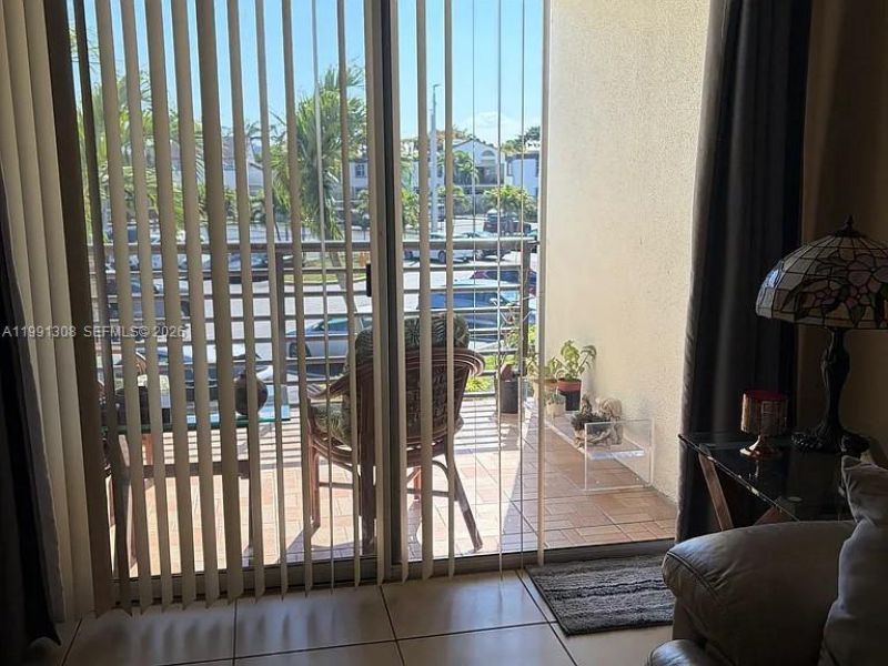 9715 Fontainebleau Blvd , Unit E213, Miami, FL 33172 Photo