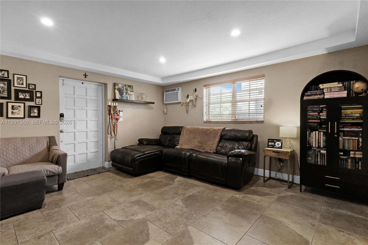 3500 SW 13th St , Miami, FL 33145 Photo