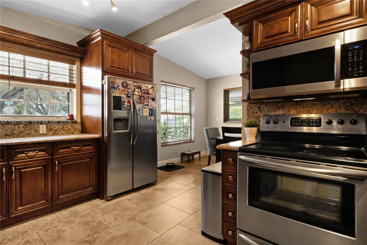 3500 SW 13th St , Miami, FL 33145 Photo