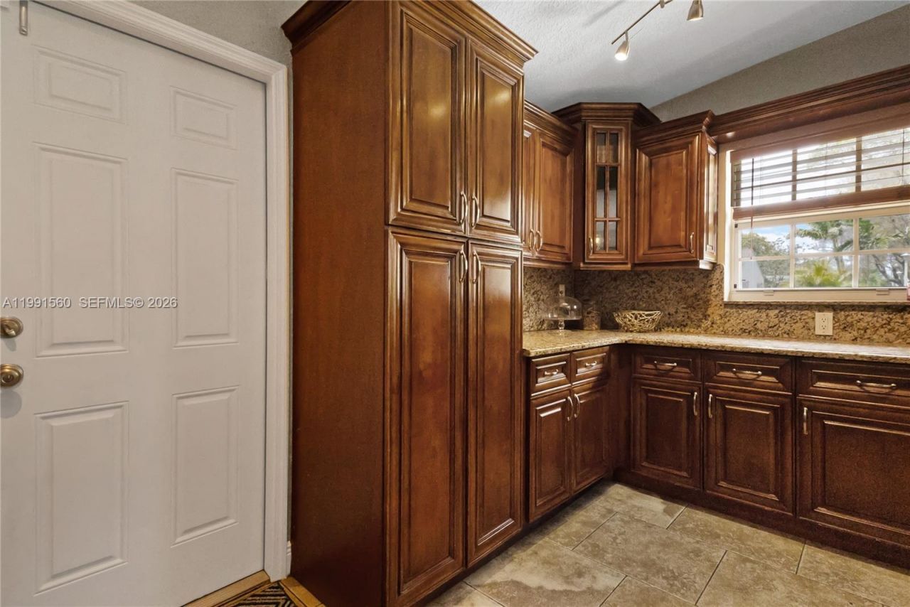 3500 SW 13th St , Miami, FL 33145 Photo