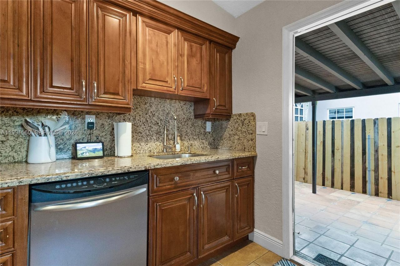 3500 SW 13th St , Miami, FL 33145 Photo