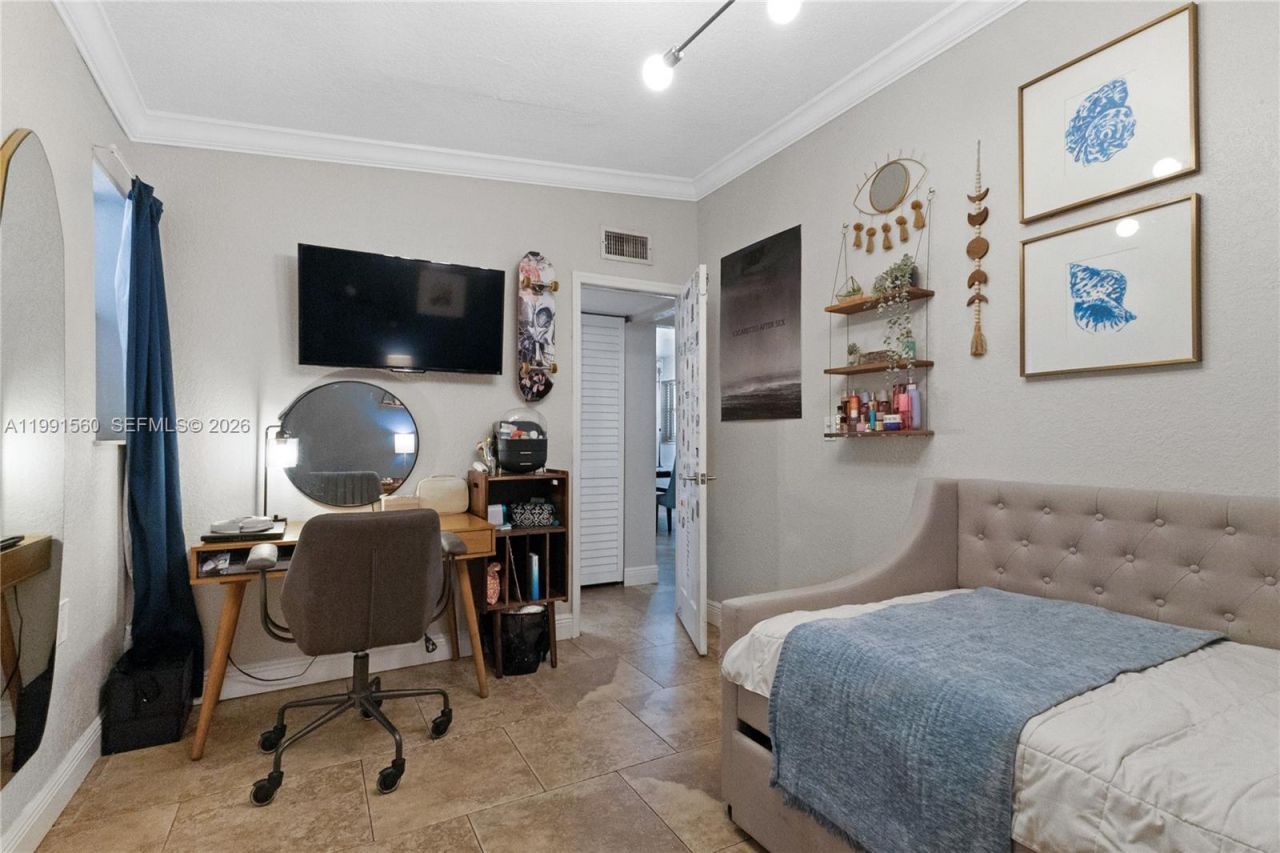 3500 SW 13th St , Miami, FL 33145 Photo