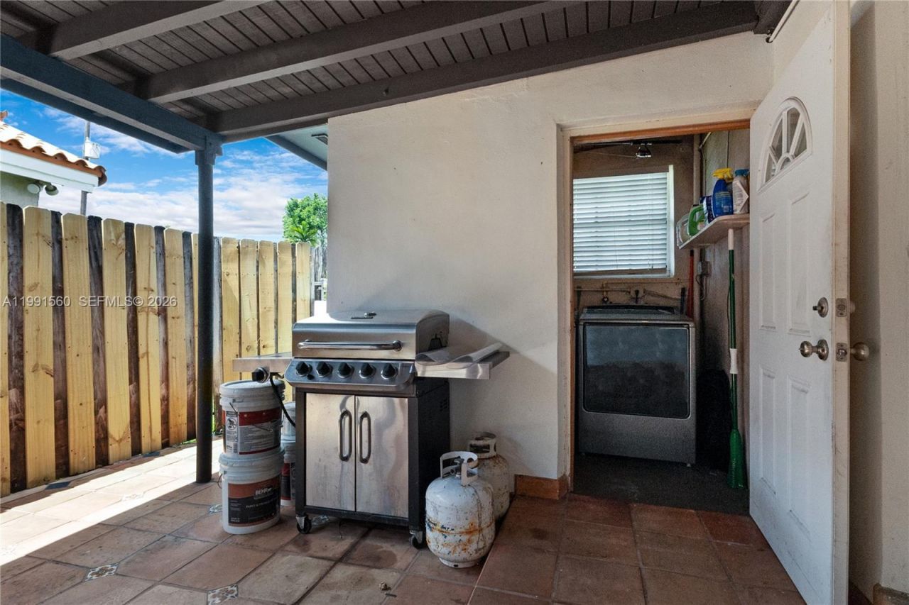 3500 SW 13th St , Miami, FL 33145 Photo