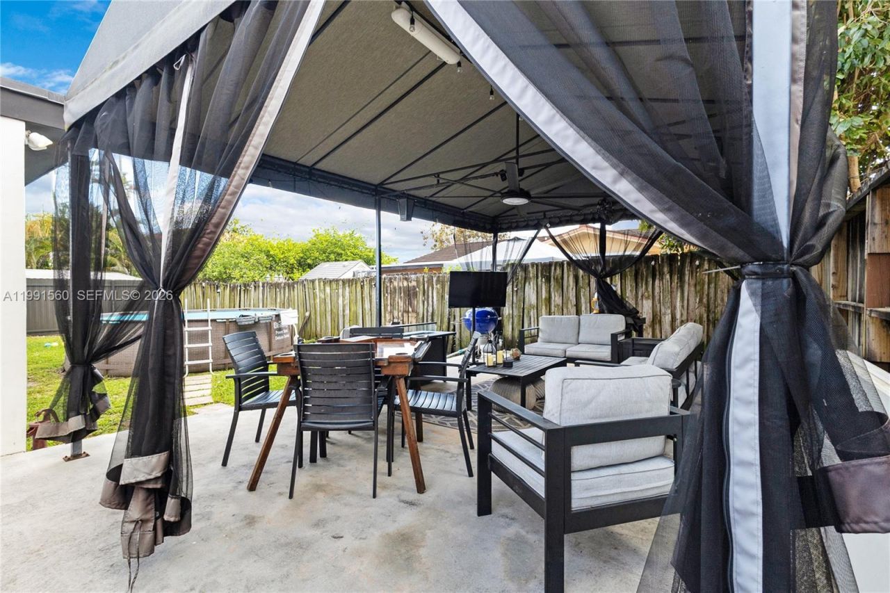 3500 SW 13th St , Miami, FL 33145 Photo