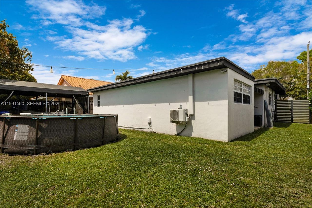 3500 SW 13th St , Miami, FL 33145 Photo