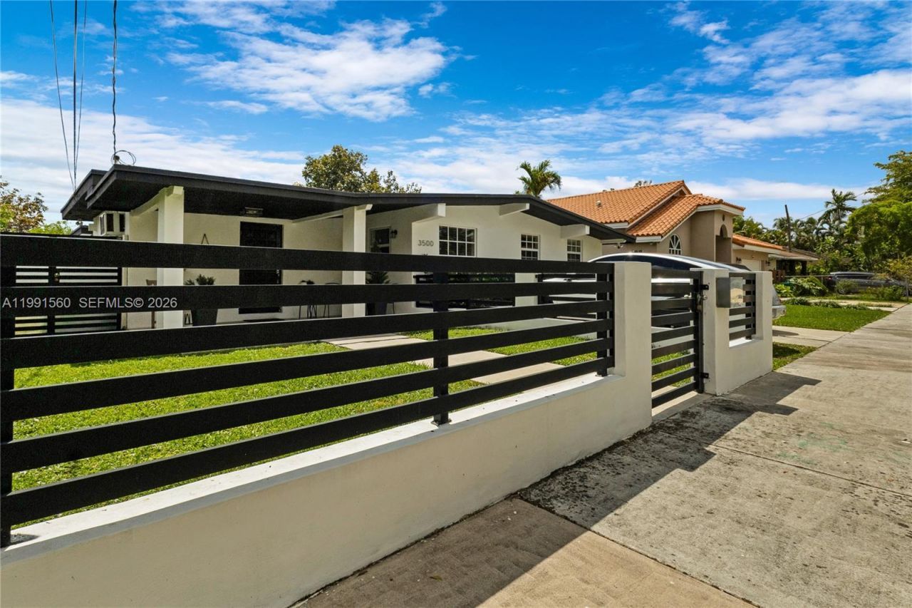 3500 SW 13th St , Miami, FL 33145 Photo