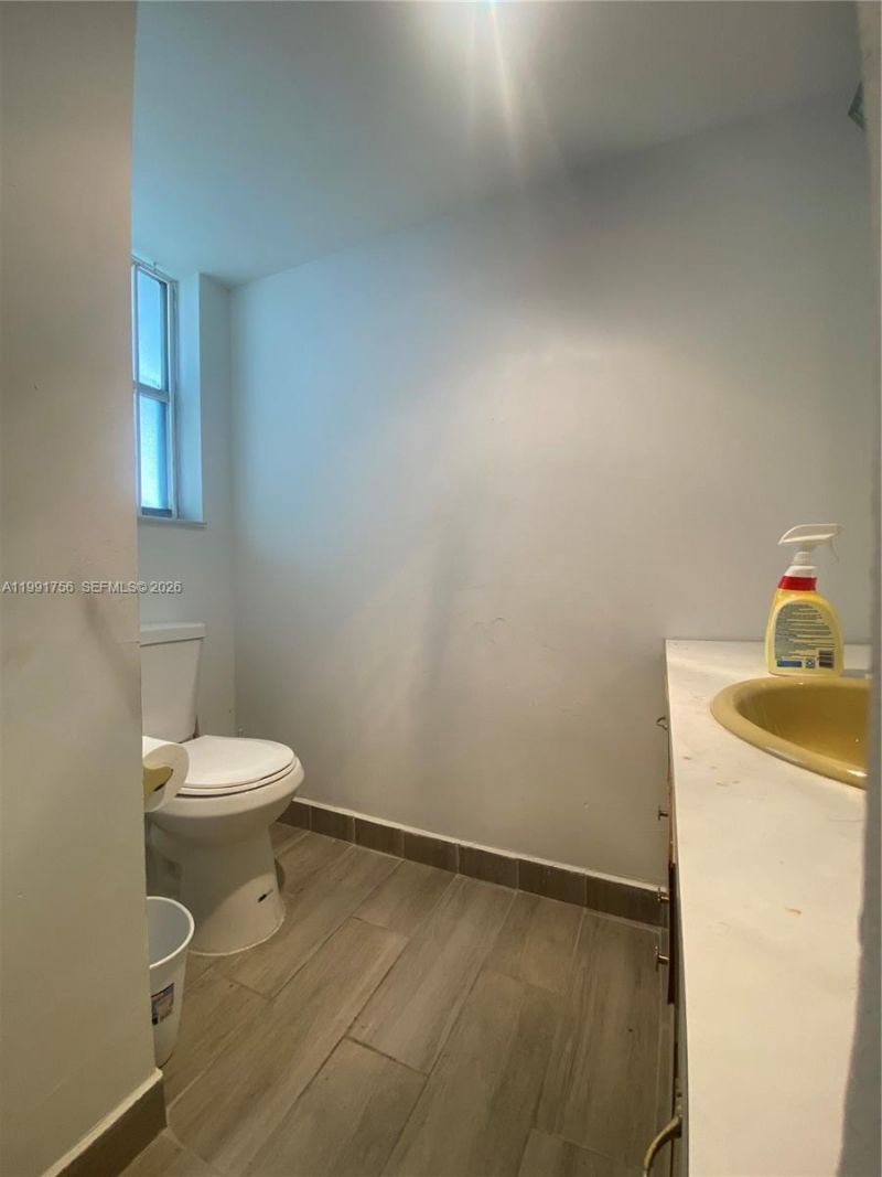 443 NE 195th St , Unit 436, Miami, FL 33179 Photo