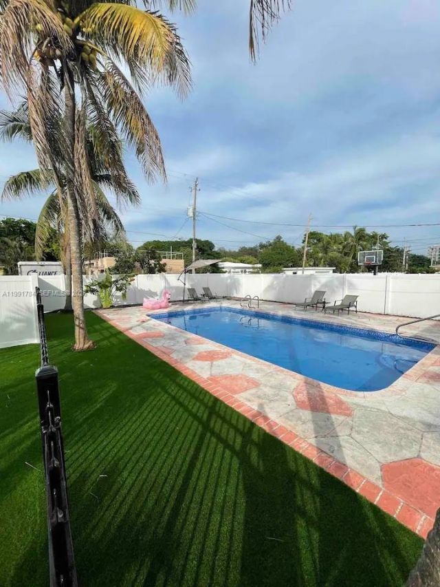 1925 Dewey St , Hollywood, FL 33020 Photo