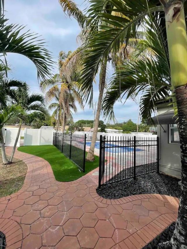 1925 Dewey St , Hollywood, FL 33020 Photo