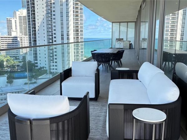 18975 Collins Ave, Unit 905, Sunny Isles Beach, FL 33160