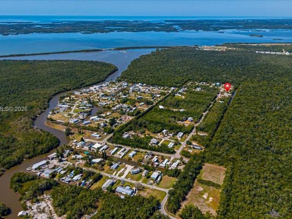 25 & 26 Plantation Dr., Everglades City, FL 34141