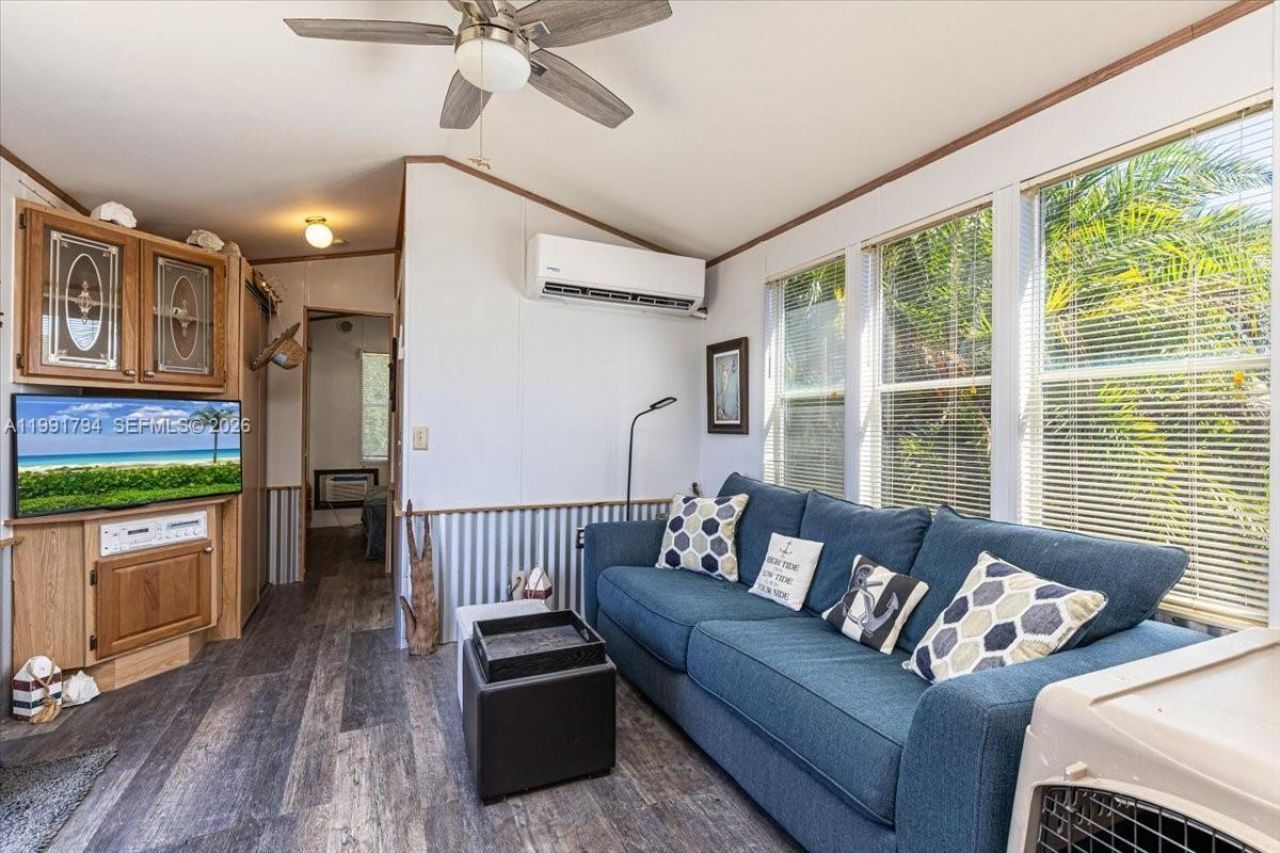 25 & 26 Plantation Dr., Everglades City, FL 34141 Photo