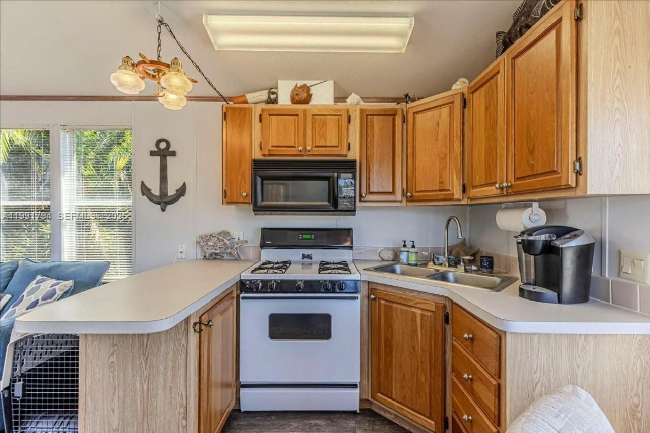 25 & 26 Plantation Dr., Everglades City, FL 34141 Photo