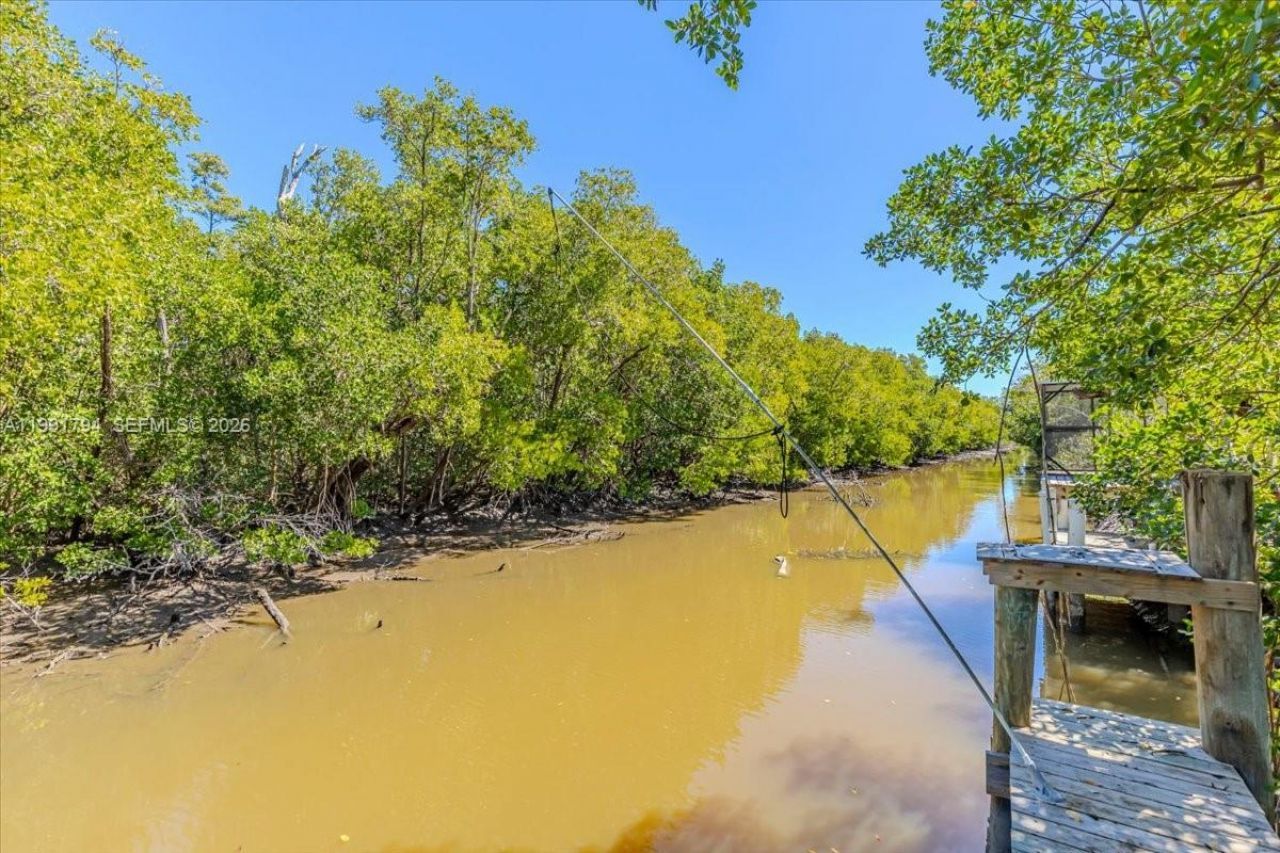 25 & 26 Plantation Dr., Everglades City, FL 34141 Photo