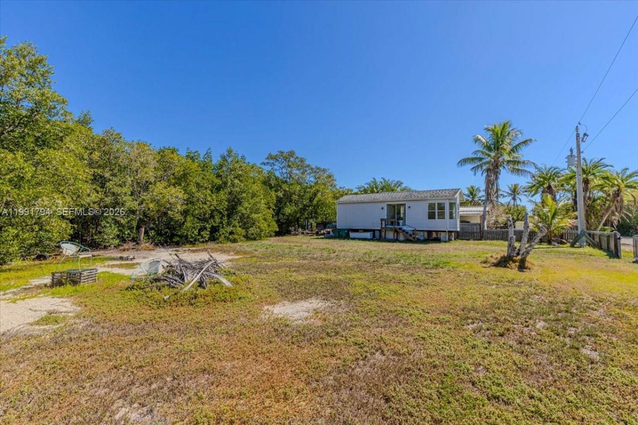 25 & 26 Plantation Dr., Everglades City, FL 34141 Photo
