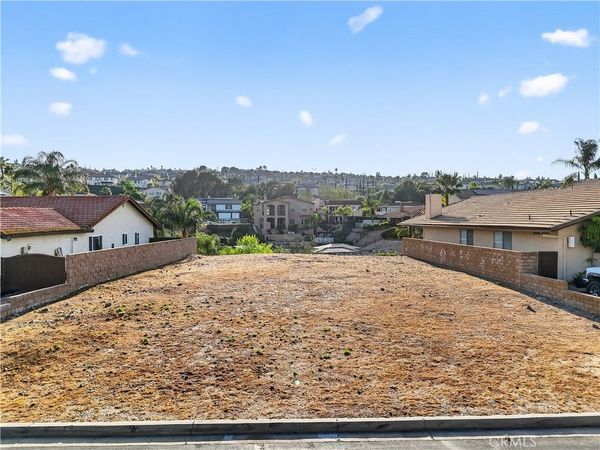 21951 Stawberry Lane, Canyon Lake, CA 92587