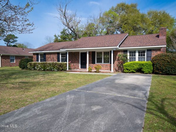 5229 Lord Tennyson Road , Wilmington, NC 28405