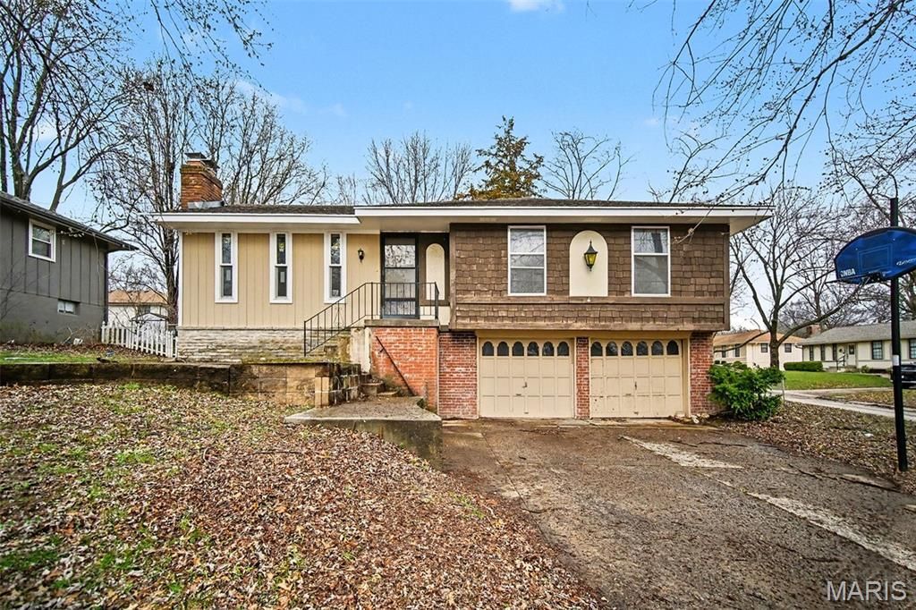 2401 Jackson Court, Blue Springs, MO 64015 Main Photo