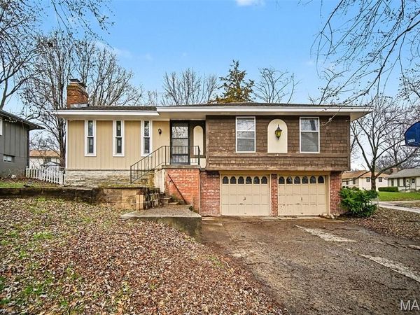 2401 Jackson Court, Blue Springs, MO 64015