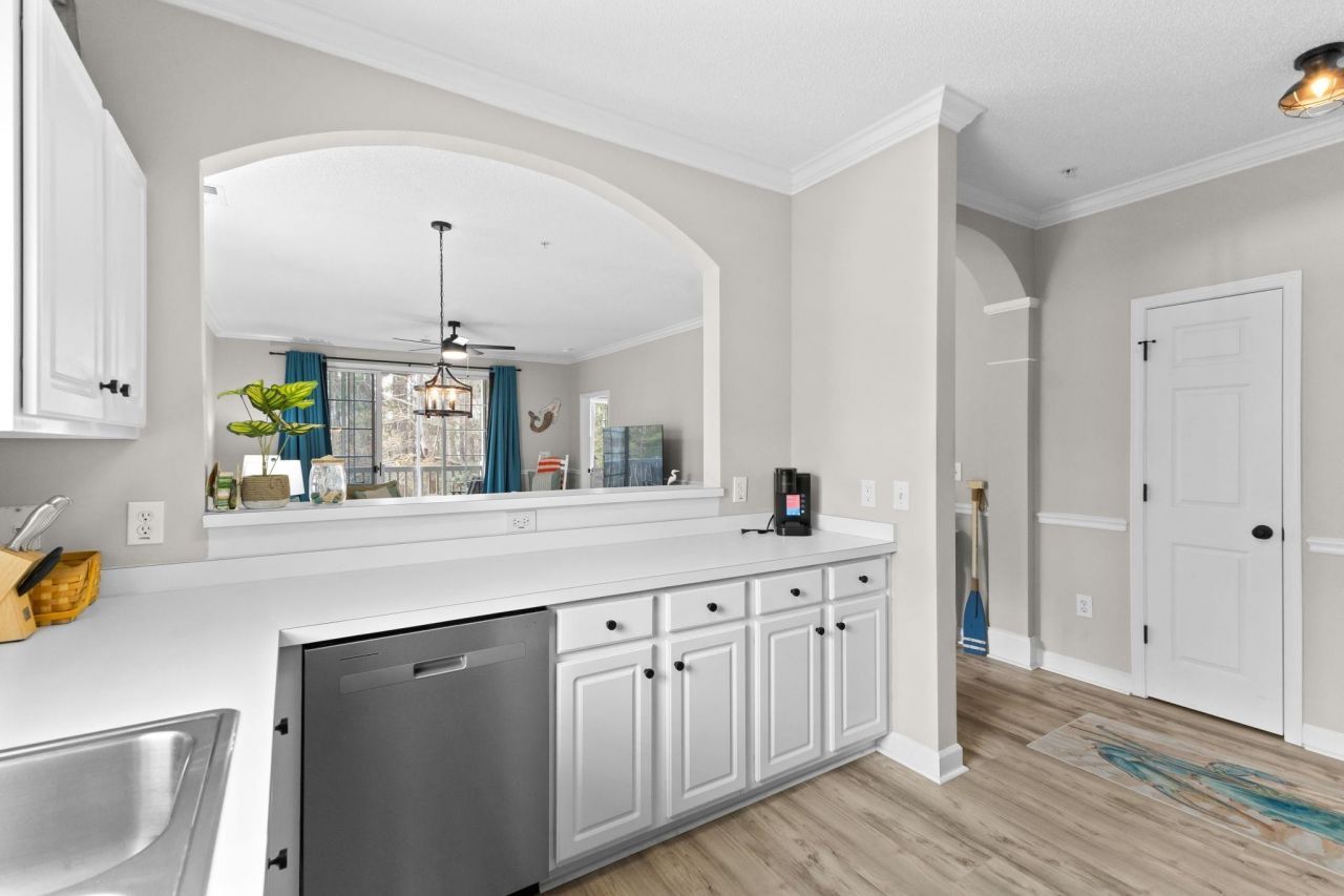 6015 Catalina Dr. Photo 13