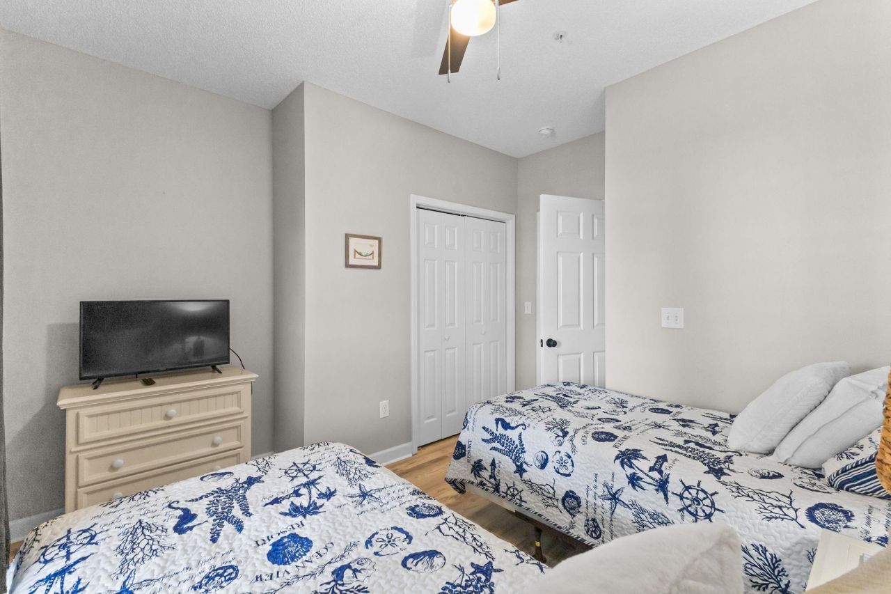 6015 Catalina Dr. Photo 18