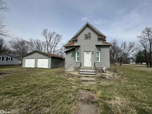 213 E Main Street, Seymour, IA 52590
