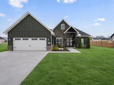 8772 Bale Twine Court, Bowling Green, KY 42104